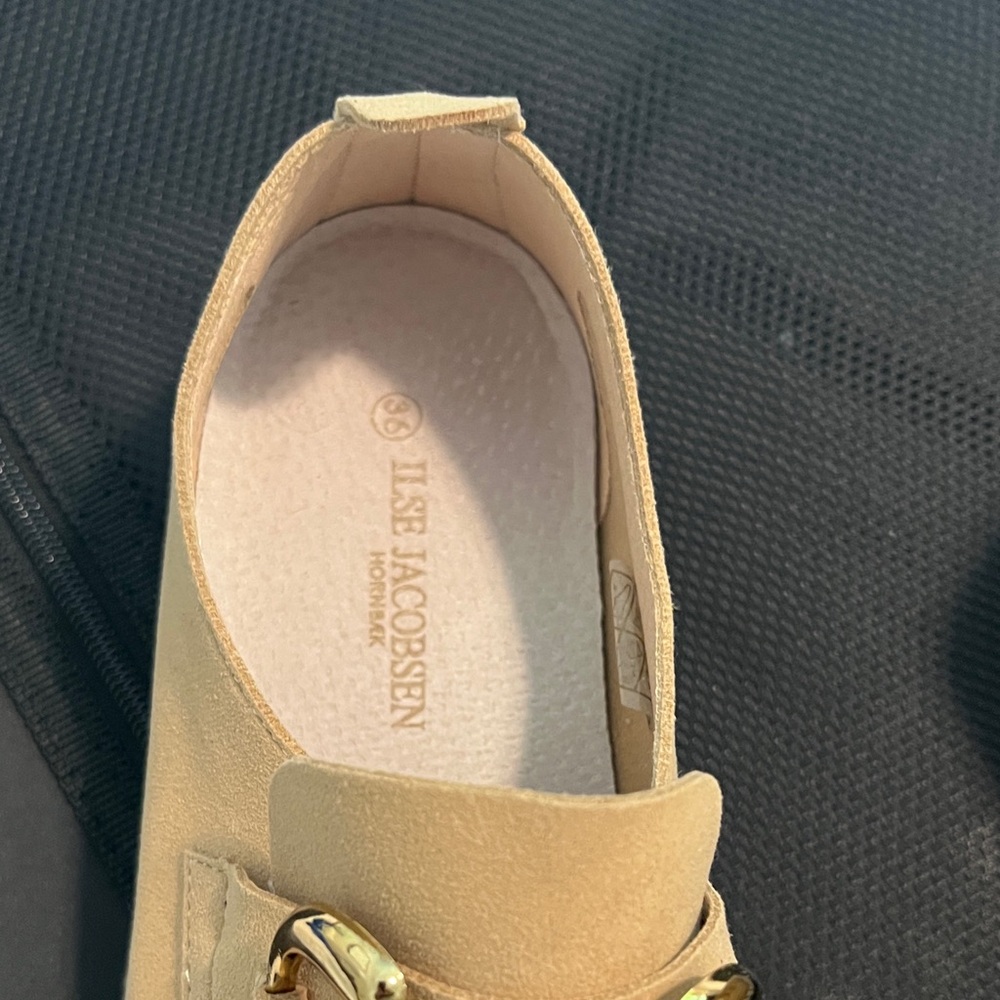 Ilse Jacobsen Tan Loafers with Gold Accent - Picture 3 of 4